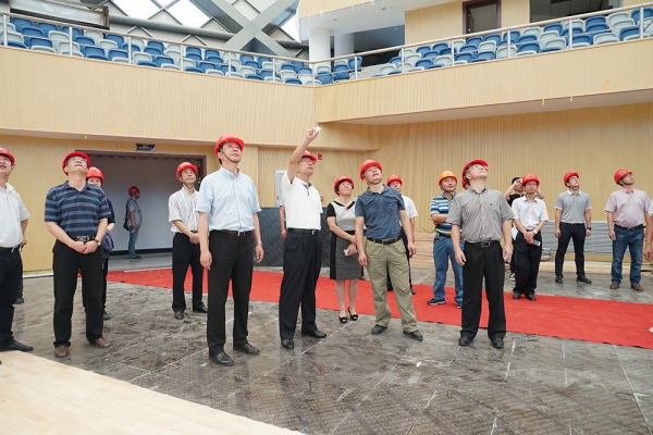 市委書記史濟錫、市長朱晨調(diào)研中立公司承建的民生項目工程